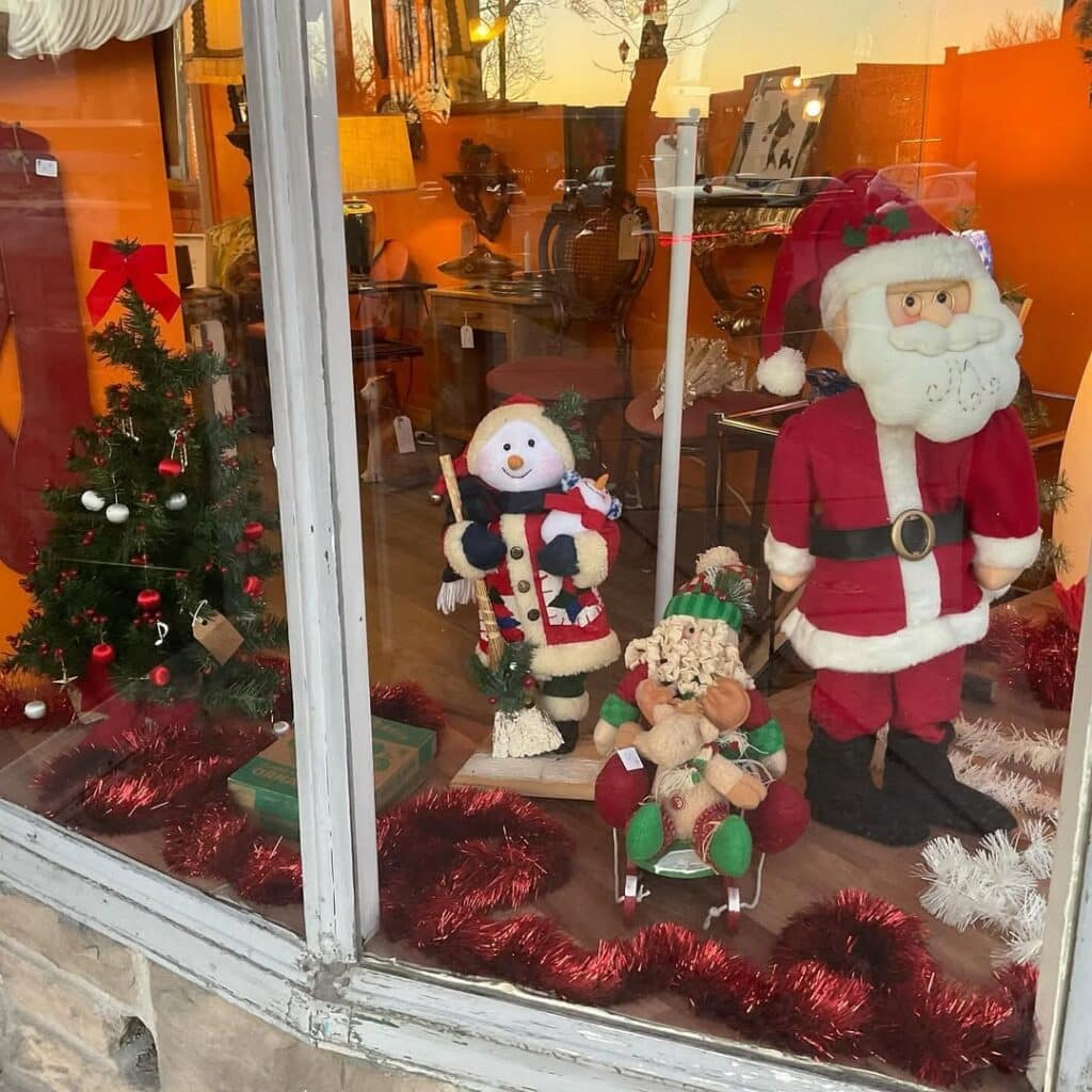Christmas Window Display Ideas: Festive Inspiration