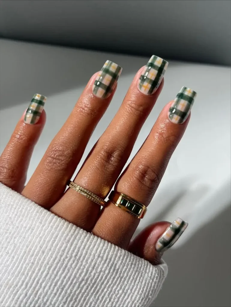 Green Nails Ideas